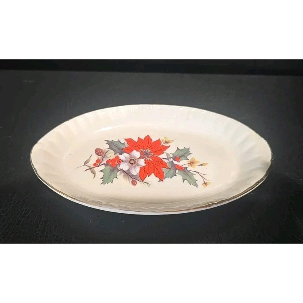 VINTAGE‎ CERAMIC SALT AND PEPPER SHAKERS with DISH